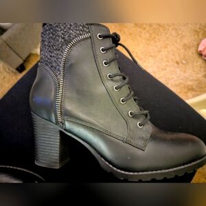 Black size 9 lace up/side zipper short boots, Kelly & Kate DSW, Great condition